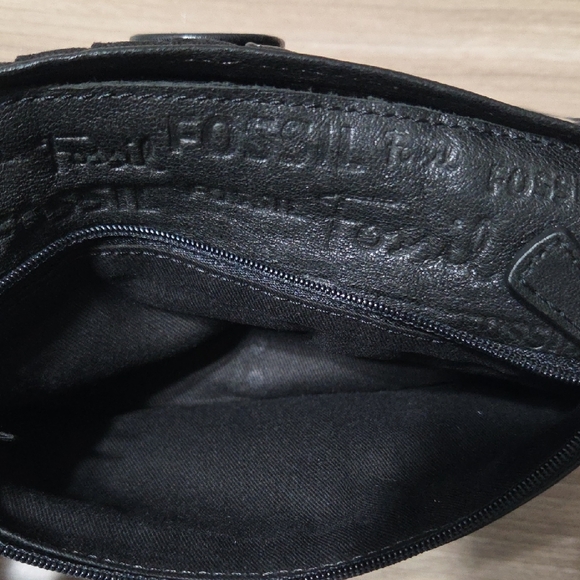 Fossil Black Leather Wallet with Gold Accents - Picture 4 of 7